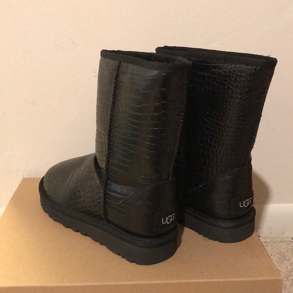 UGG Shoes - W classic short croco BLK Uggs